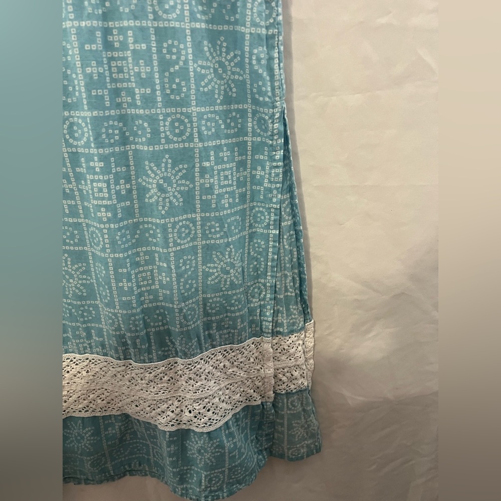 Elegant Blue and White Long Sleeve Dress - Picture 6 of 12